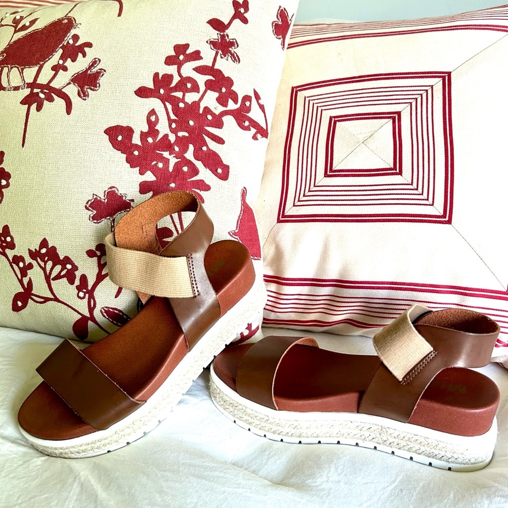 MIA Platform Sandals NEW
